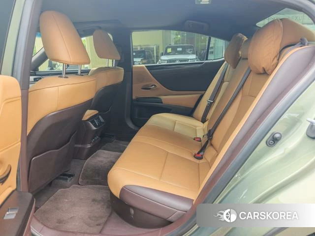 Lexus ES id 4353783 из Китая 8