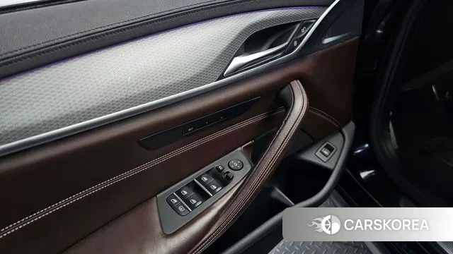 BMW 5 Series (G30) id 3499663 из Кореи 8