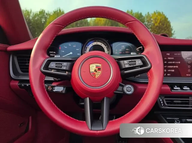 Porsche 911(992) id 3333040 из Кореи 8