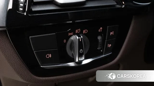 BMW 5 Series (G30) id 3665082 из Кореи 8