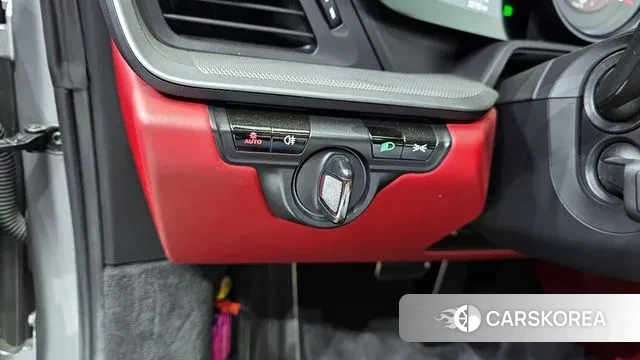 Porsche 911(992) id 2538280 из Кореи 8