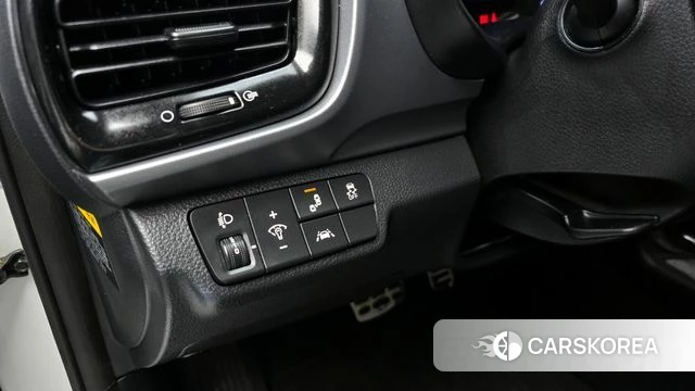 Kia Stonic id 3943009 из Кореи 8