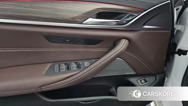 BMW 5 Series (G30) id 3301744 из Кореи 8