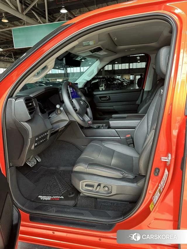 Toyota Sequoia id 4258045 из Китая 8