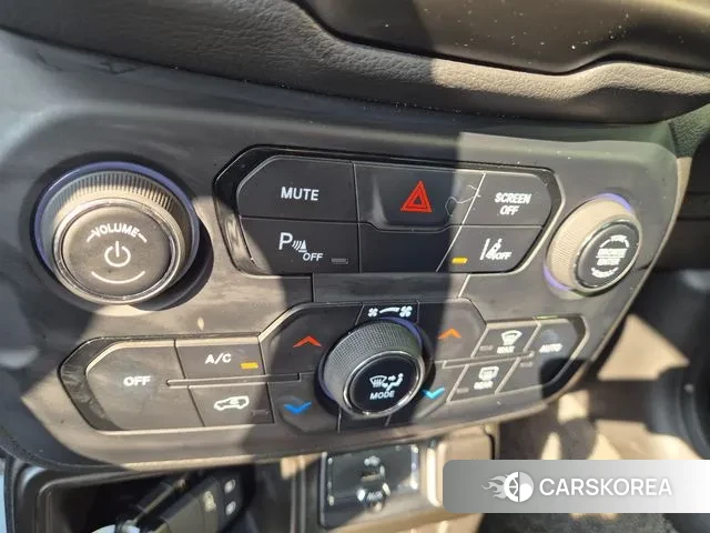 Jeep Renegade id 3776287 из Кореи 8