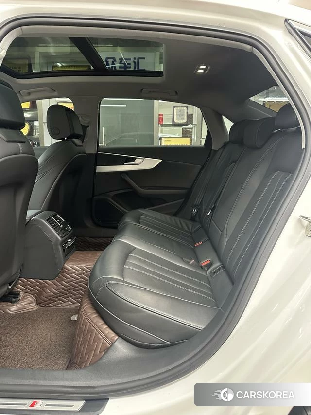 Audi A4L id 4272533 из Китая 8
