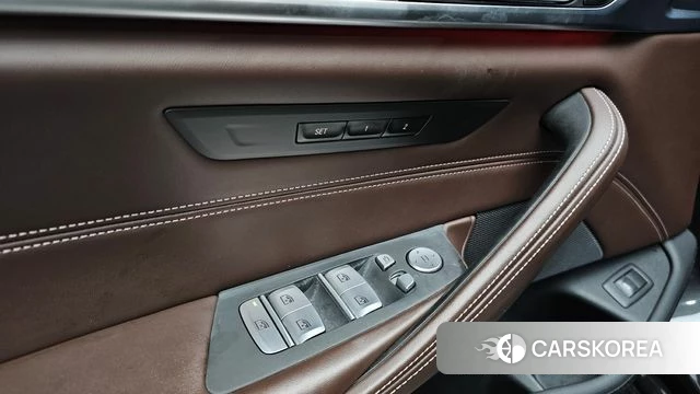 BMW 5 Series (G30) id 3852990 из Кореи 8