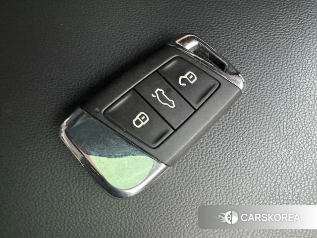 Volkswagen Passat id 4258660 из Китая 8