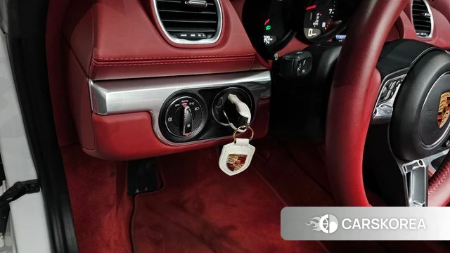 Porsche 718 Boxster id 3873450 из Кореи 8