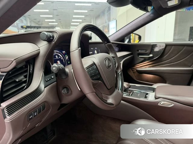 Lexus LS id 4254666 из Китая 8