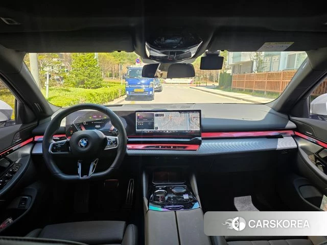 BMW 5 Series (G60) id 3896398 из Кореи 8