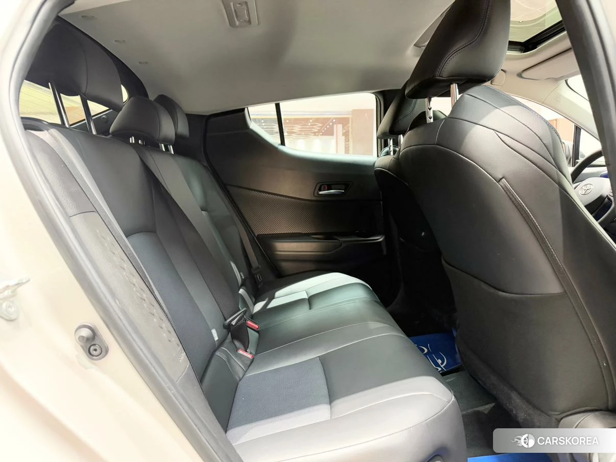 Toyota C-HR id 4454740 из Китая 8