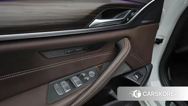 BMW 5 Series (G30) id 3479292 из Кореи 8