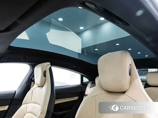 Porsche Taycan id 3405325 из Кореи 8