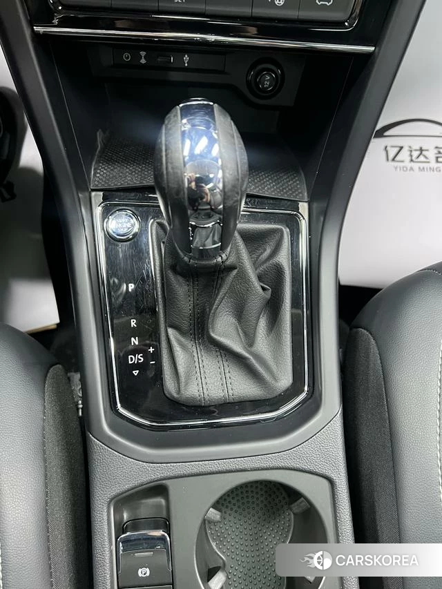 Volkswagen Touran L id 4278713 из Китая 8