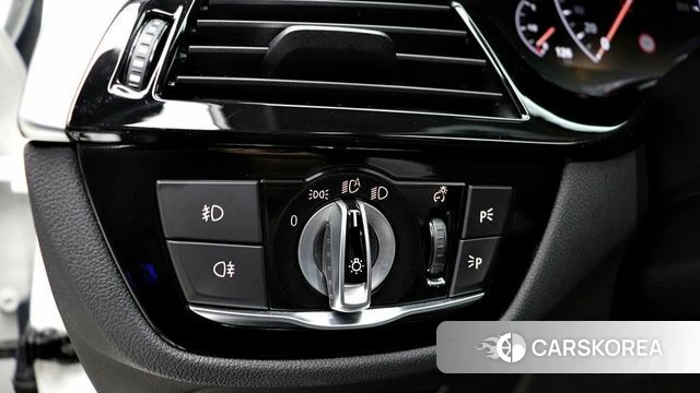 BMW 5 Series (G30) id 4794579 из Кореи 8