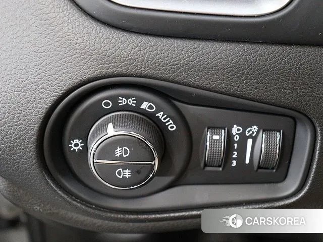 Jeep Renegade id 3098174 из Кореи 8