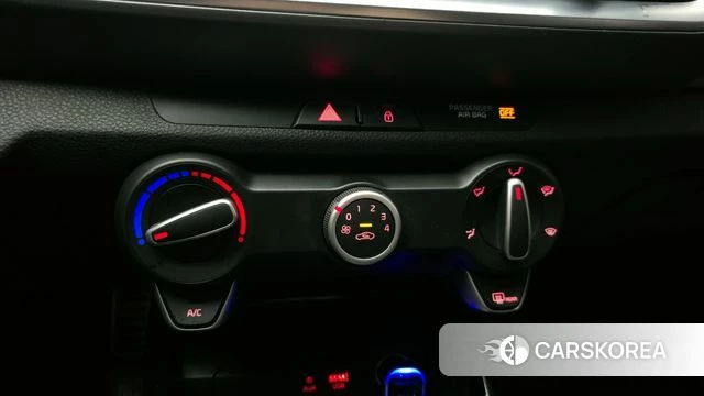 Kia Stonic id 3861262 из Кореи 8