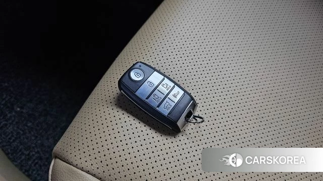 Kia The New Carnival id 4325792 из Кореи 8