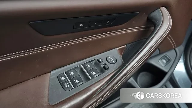 BMW 5 Series (G30) id 3656924 из Кореи 8