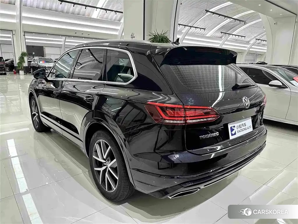 Volkswagen Touareg id 4546571 из Китая 8
