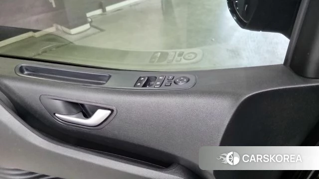 Hyundai Staria id 4223921 из Кореи 8