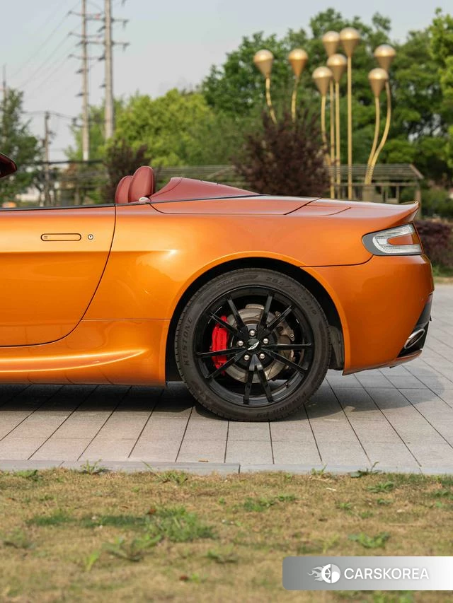 Aston Martin Vantage id 4211053 из Китая 8