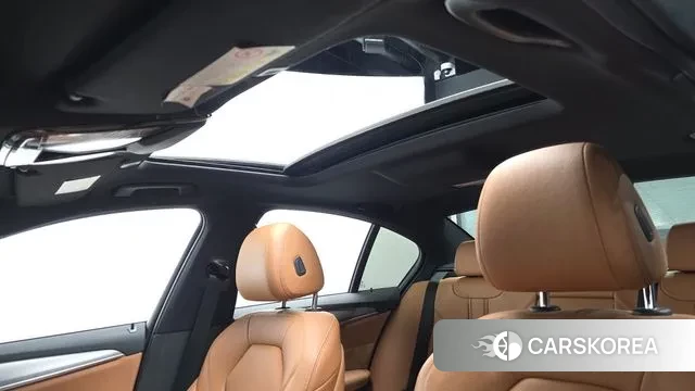 BMW 5 Series (G30) id 3515425 из Кореи 8