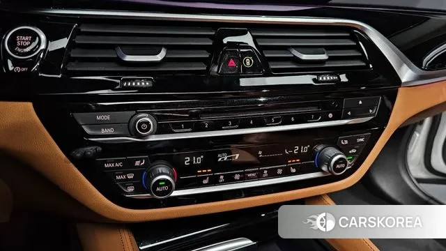 BMW 5 Series (G30) id 3292023 из Кореи 8