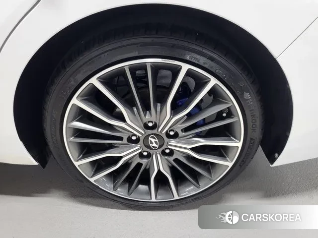 Hyundai Avante AD id 3029503 из Кореи 8