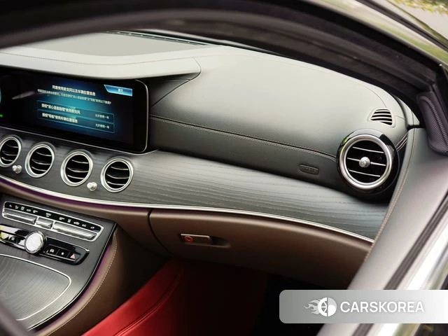 Mercedes-Benz E-class PHEV id 4273179 из Китая 8