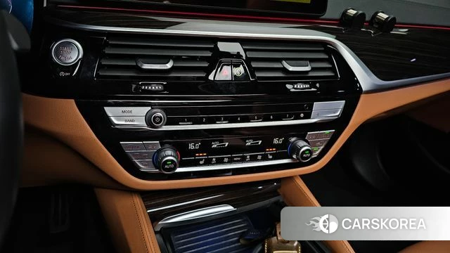 BMW 5 Series (G30) id 4580418 из Кореи 8