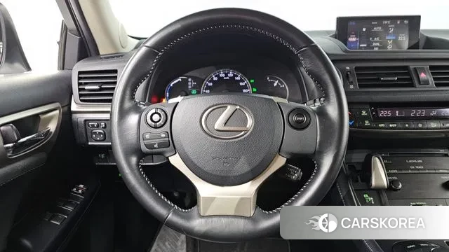 Lexus CT200h id 3380636 из Кореи 8