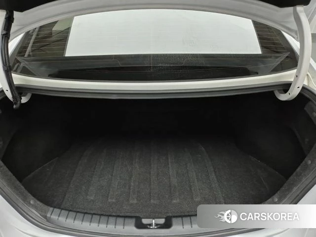 Hyundai Avante AD id 3894077 из Кореи 8