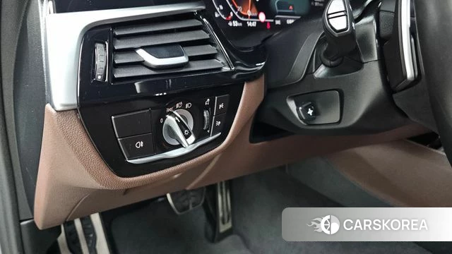 BMW 5 Series (G30) id 4871939 из Кореи 8