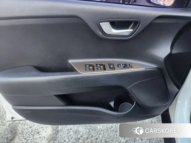 Kia Stonic id 3541529 из Кореи 8