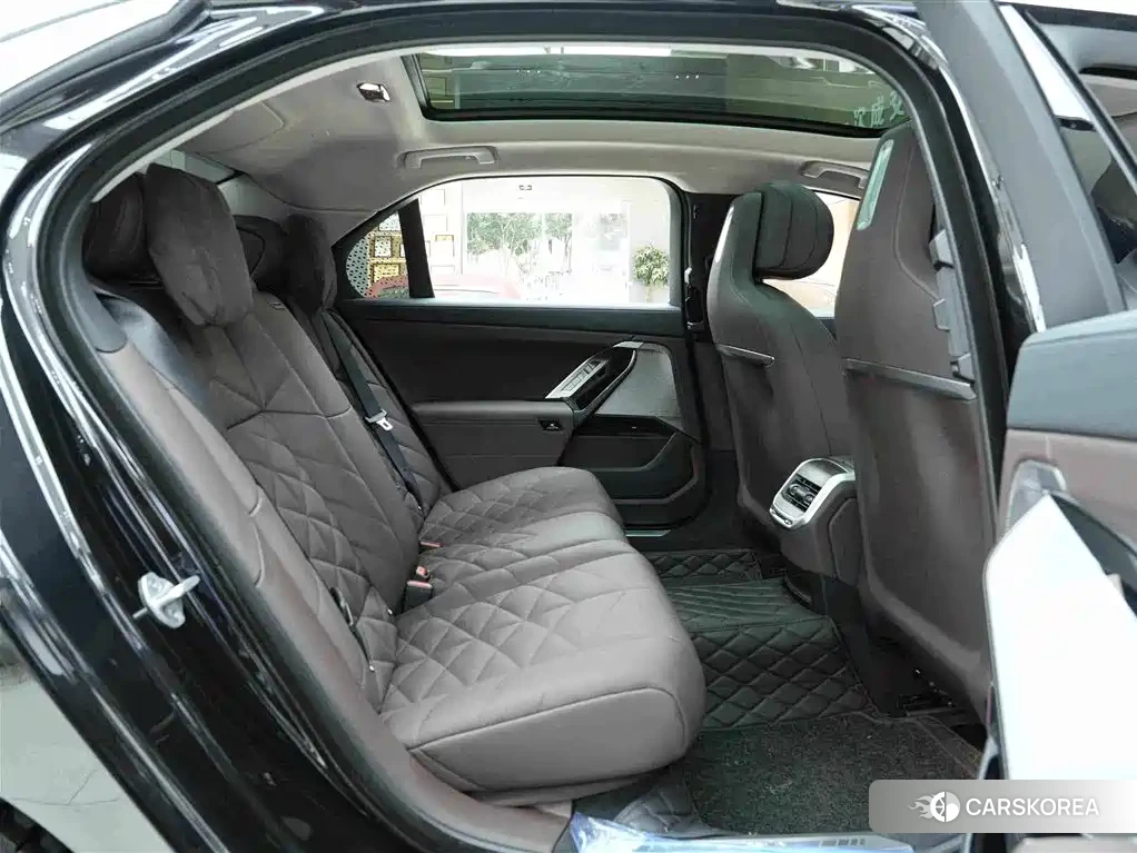 BMW 7 series id 4681264 из Китая 8