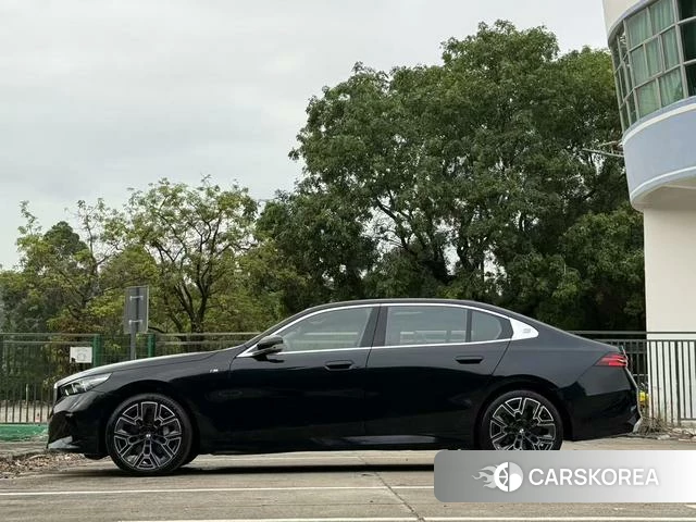BMW 5 series id 4297276 из Китая 8