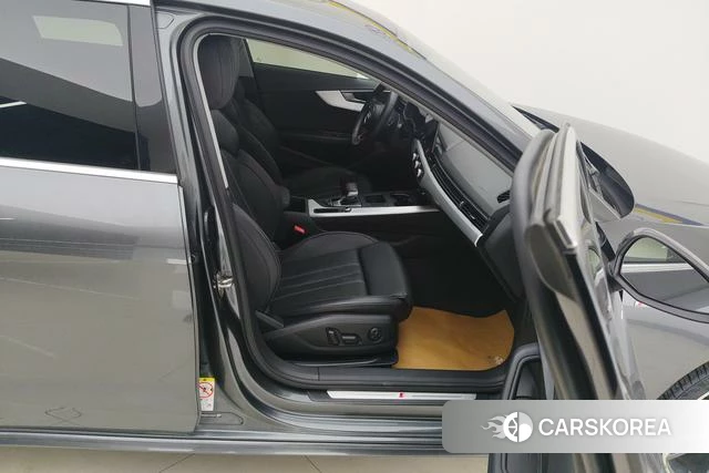 Audi A4L id 4297851 из Китая 8
