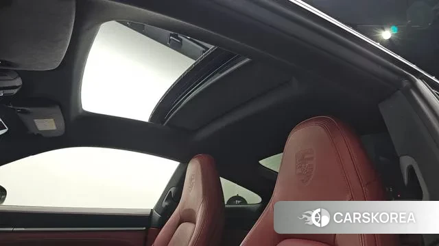 Porsche 911(992) id 3666353 из Кореи 8