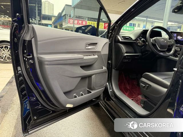 Toyota Saina id 4260773 из Китая 8