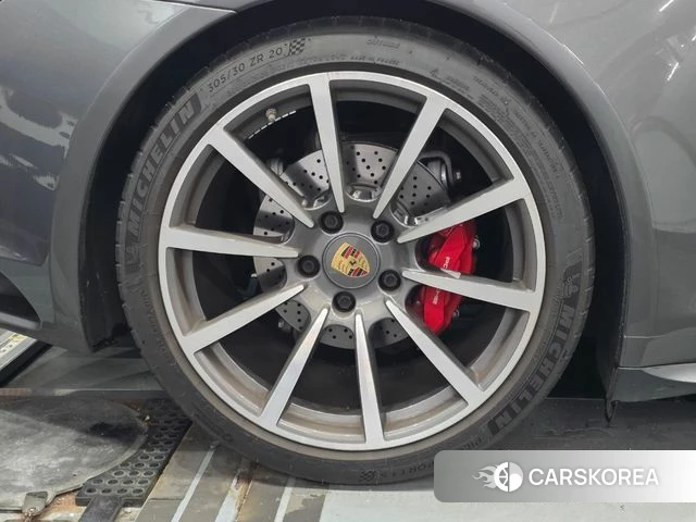 Porsche 911(992) id 4563378 из Кореи 8