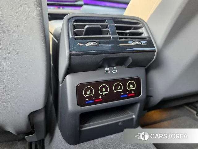 BMW 5 Series (G60) id 3838435 из Кореи 8