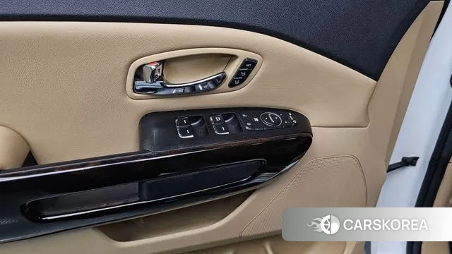 Kia The New Carnival id 3429378 из Кореи 8