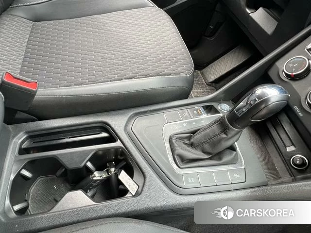 Volkswagen Tiguan L id 4258438 из Китая 8
