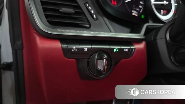 Porsche 911(992) id 3896708 из Кореи 8