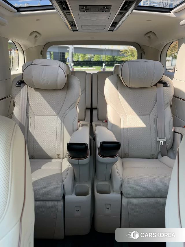 Lexus LM id 4301194 из Китая 8
