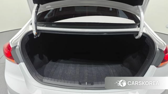 Hyundai Avante AD id 4672877 из Кореи 8