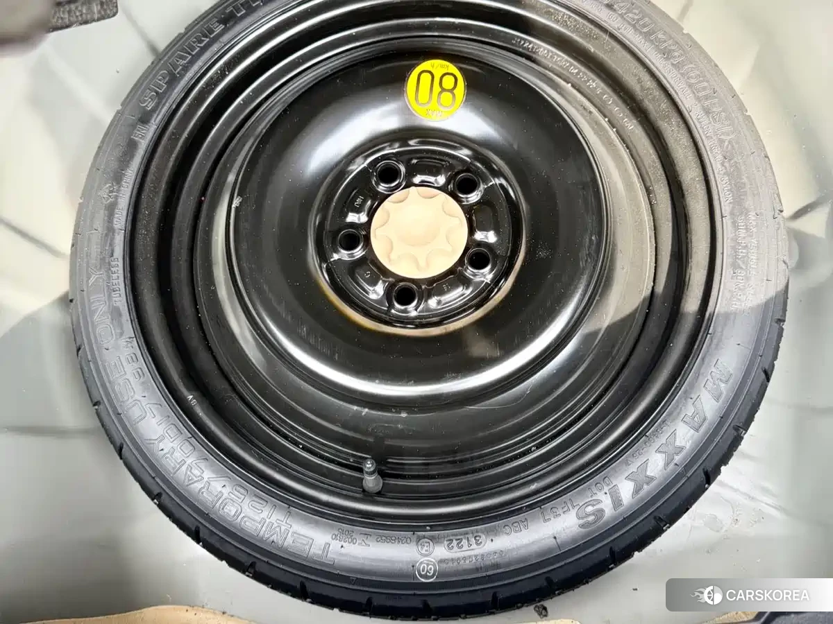 Toyota Corolla id 4577453 из Китая 8