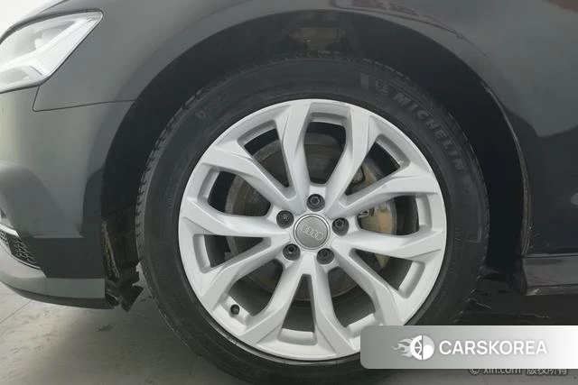 Audi A6L id 3926941 из Китая 8